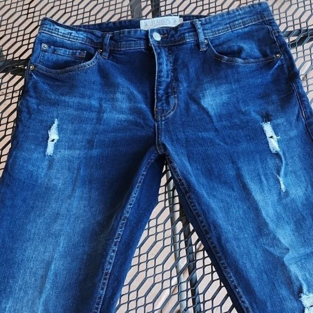 Akademiks Jeanius Distressed Sz. 36x32‎ Blue Jeans